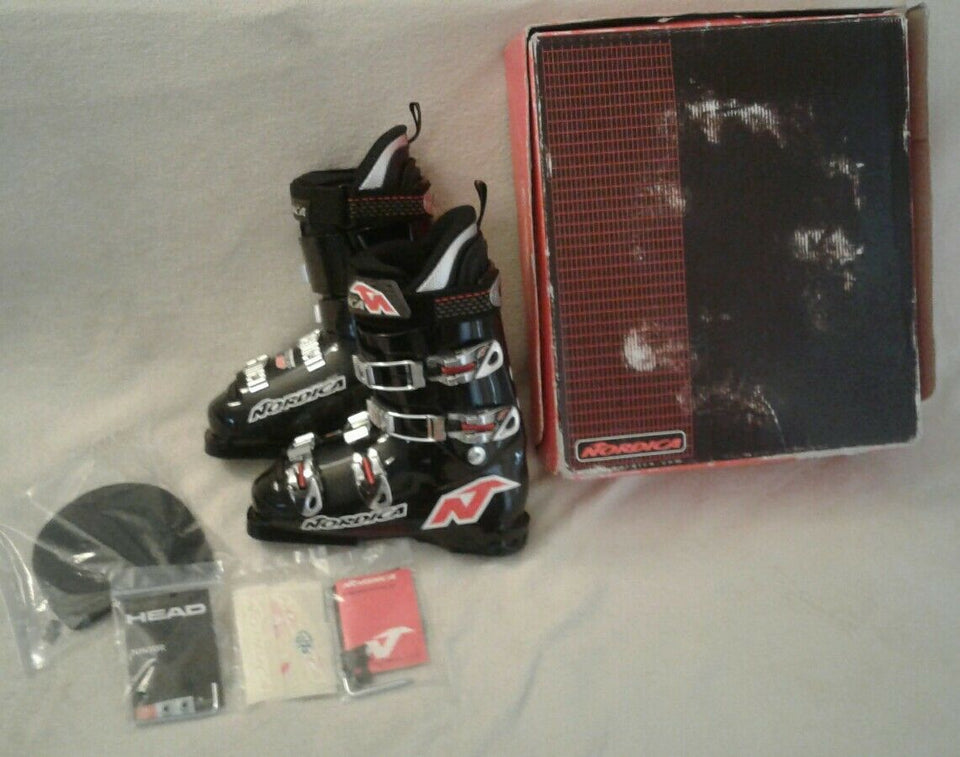 NORDICA DOBERMANN SKI BOOTS WC 150